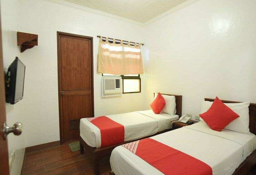 호텔 Reddoorz Plus At Balai Sofia Bed & Breakfast Batangas