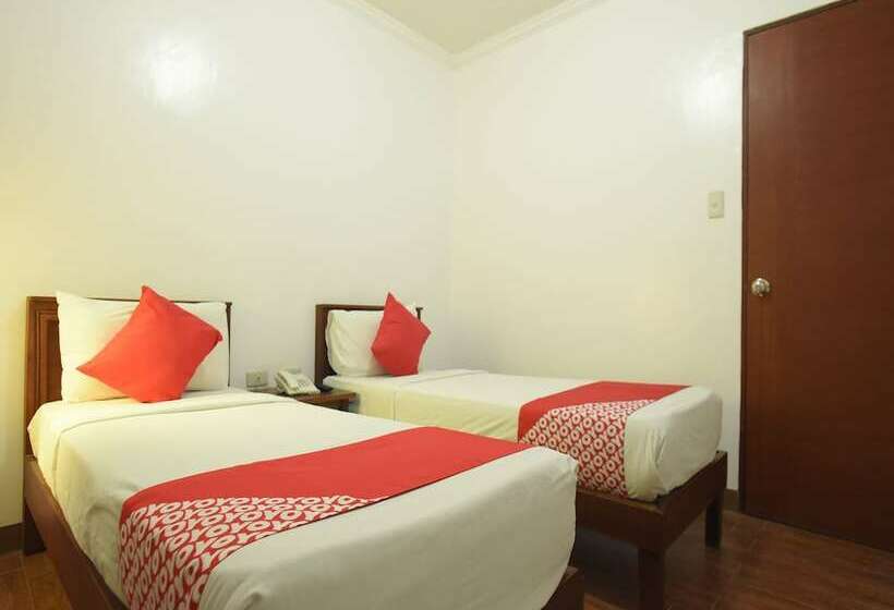 호텔 Reddoorz Plus At Balai Sofia Bed & Breakfast Batangas