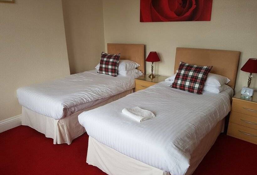 פנסיון Montrose Guest House