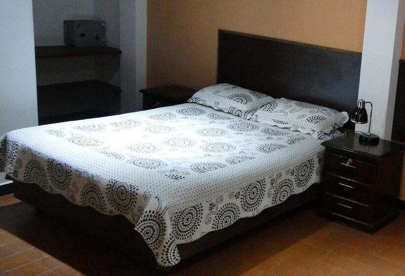 هاستل Cittadella Hostal