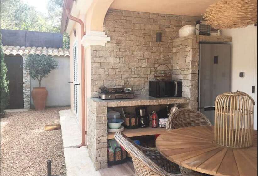 تختخواب و صبحانه Chez Virginie