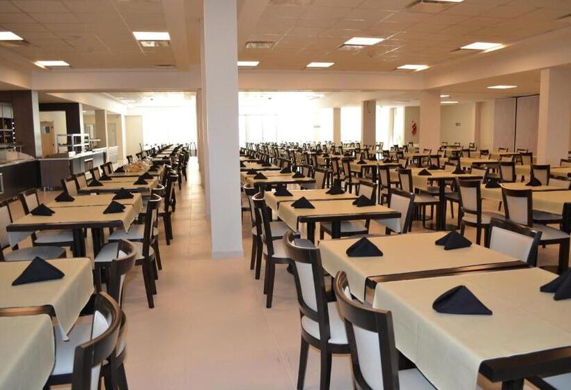 هتل Oscar Lescano   All Inclusive