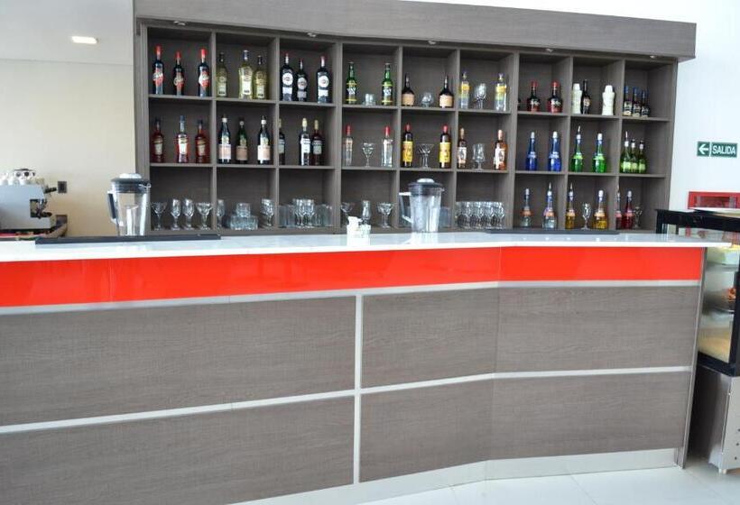 هتل Oscar Lescano   All Inclusive