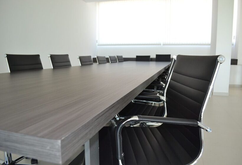 هتل Oscar Lescano   All Inclusive