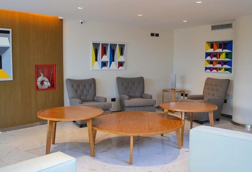 هتل Oscar Lescano   All Inclusive