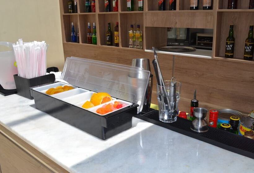 هتل Oscar Lescano   All Inclusive