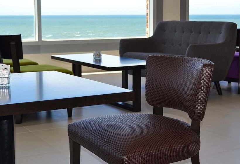 هتل Oscar Lescano   All Inclusive