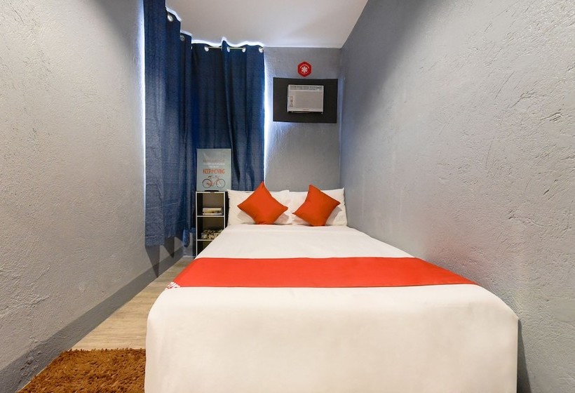 בית מלון כפרי Oyo 112 Majesty Suites