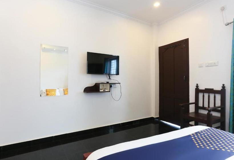 هتل Spot On 23106 Vattekad Tourist Home