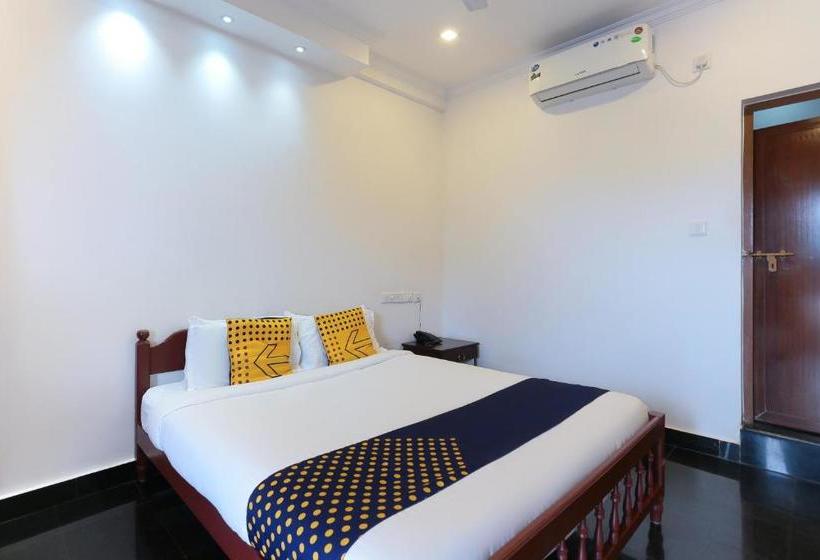 هتل Spot On 23106 Vattekad Tourist Home