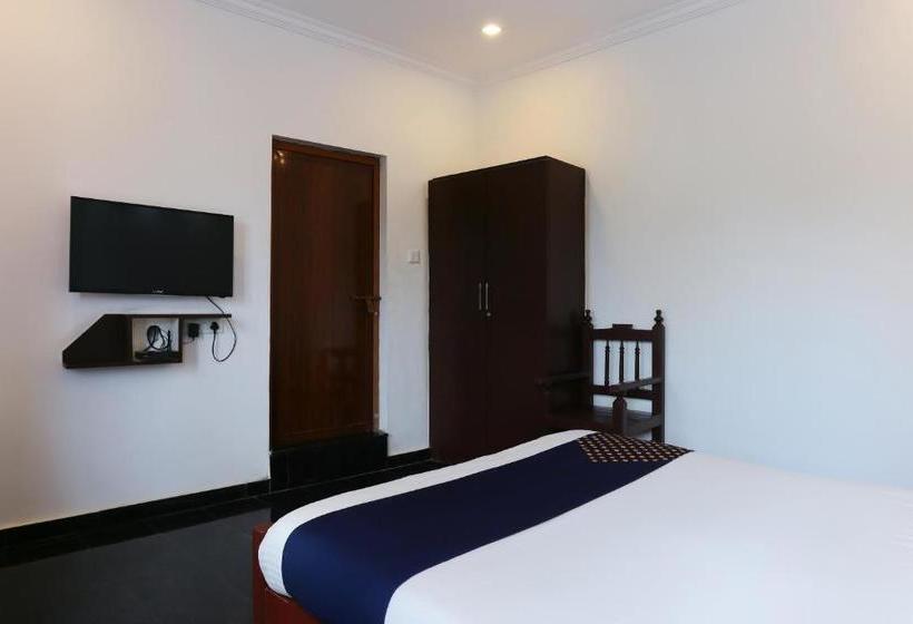 هتل Spot On 23106 Vattekad Tourist Home