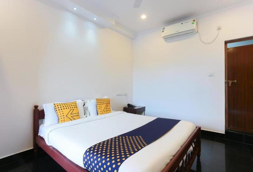 هتل Spot On 23106 Vattekad Tourist Home