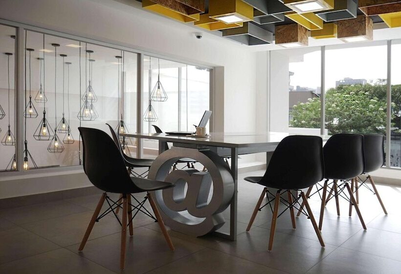 هتل Park Inn By Radisson Quito