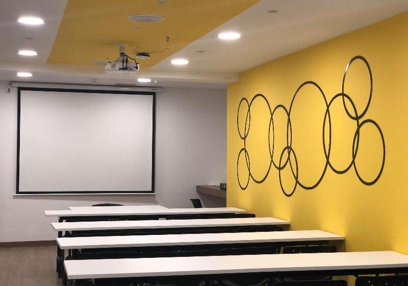 هتل Park Inn By Radisson Quito