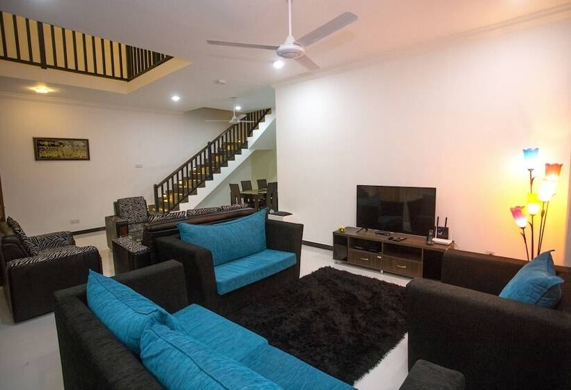 Отель Royal Mansion Luxury Villa