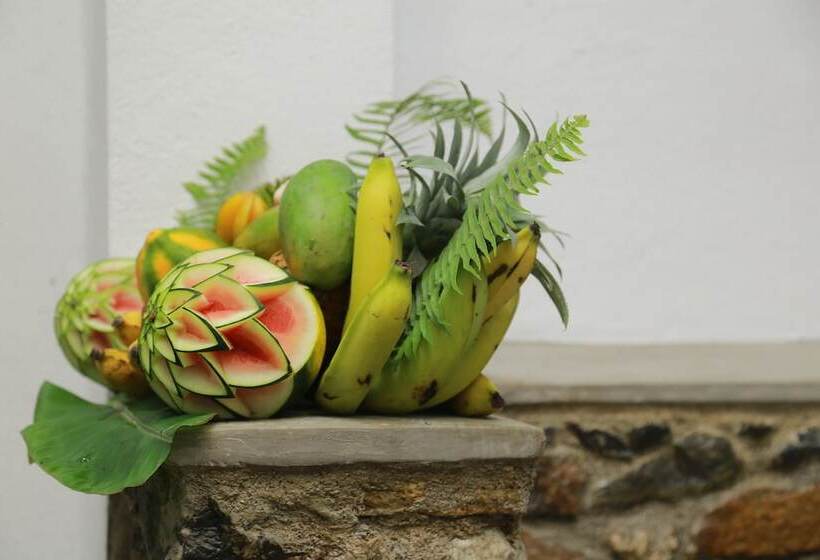 Отель Royal Mansion Luxury Villa