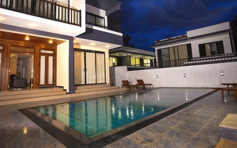 Отель Royal Mansion Luxury Villa