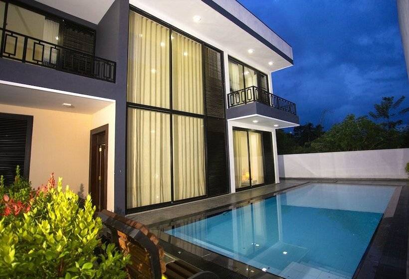 Отель Royal Mansion Luxury Villa