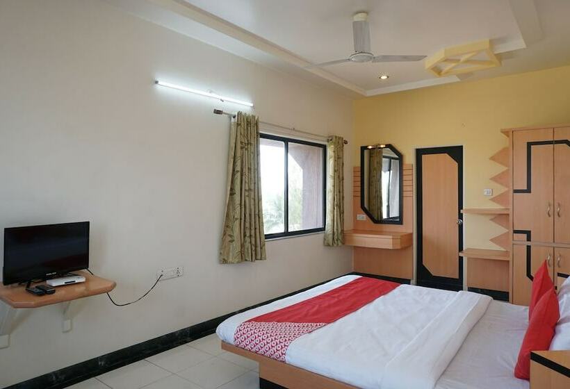 Oyo 24487 Hotel Raj Regency