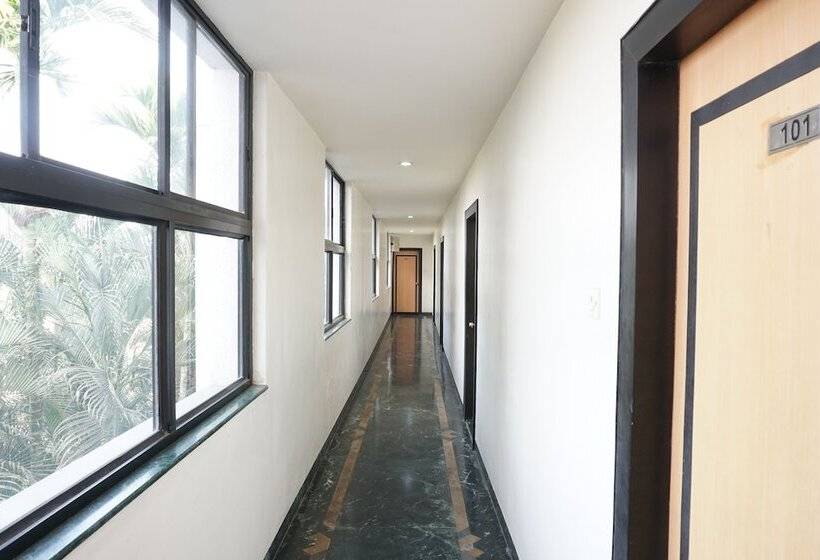 Oyo 24487 Hotel Raj Regency