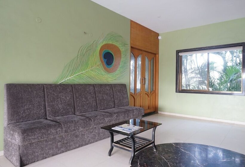 Oyo 24487 Hotel Raj Regency