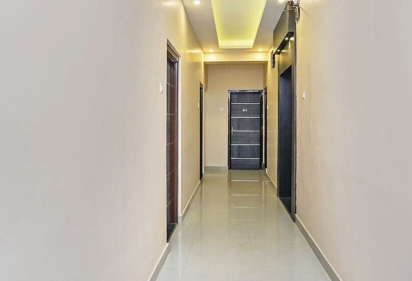 Oyo 24932 Hotel Royal Stay