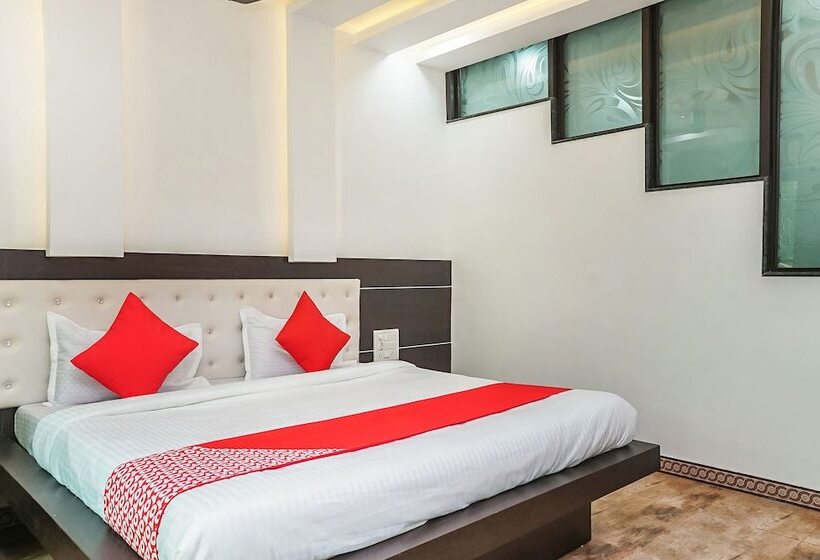 Oyo 24932 Hotel Royal Stay
