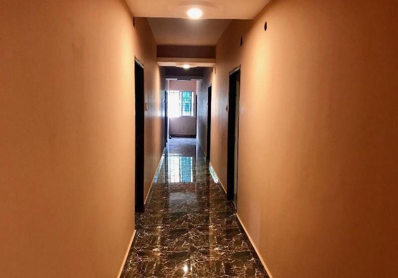 Oyo 24970 Hotel Galaxy Inn