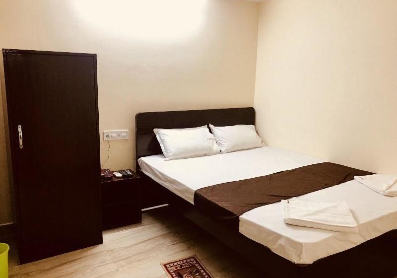 Oyo 24970 Hotel Galaxy Inn