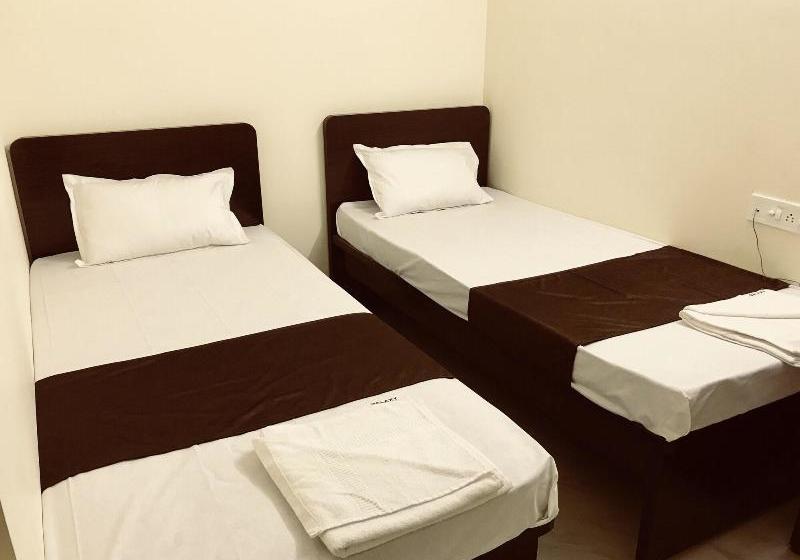 Oyo 24970 Hotel Galaxy Inn