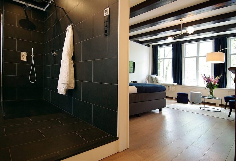 بنسيون 1637: Historic Canal View Suites