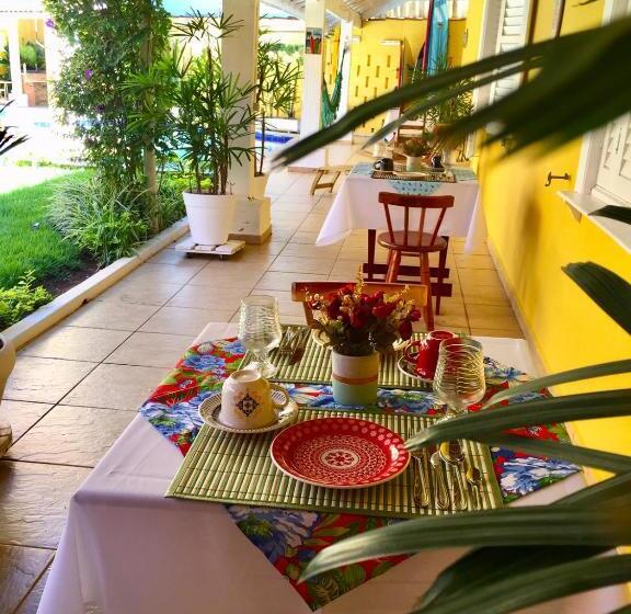 پانسیون Moa Pousada