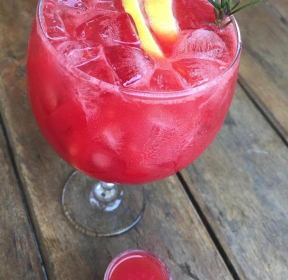 پانسیون Moa Pousada