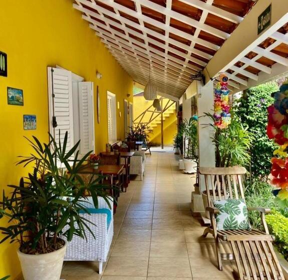 پانسیون Moa Pousada