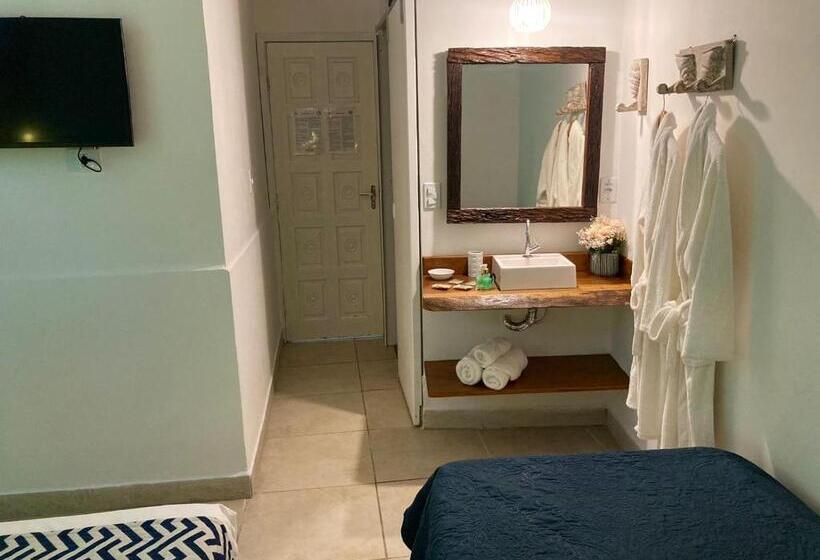 پانسیون Moa Pousada