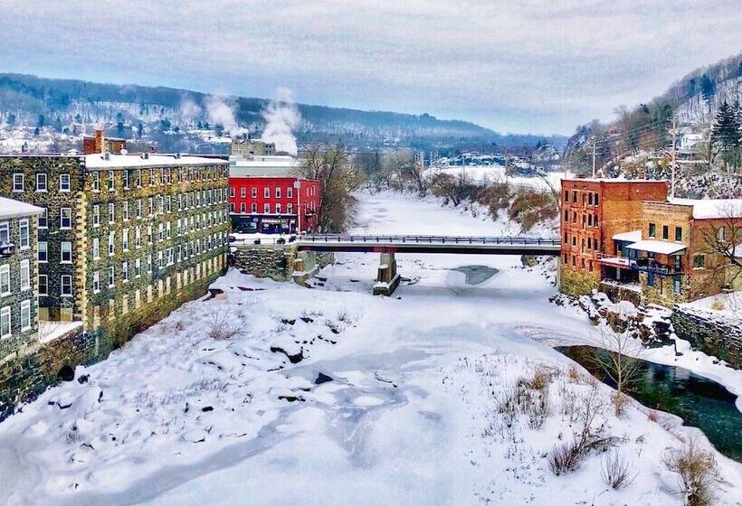 مبيت وإفطار The Inn At Stone Mill