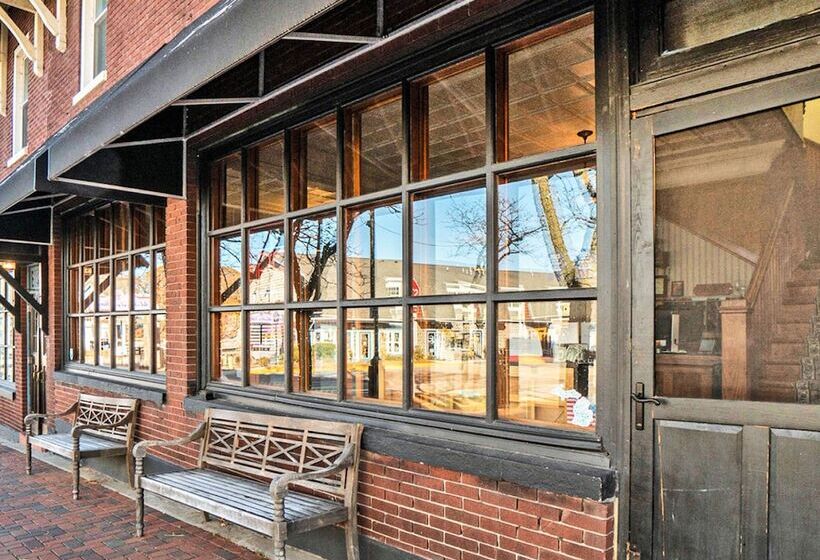 Historic Hotel Nichols