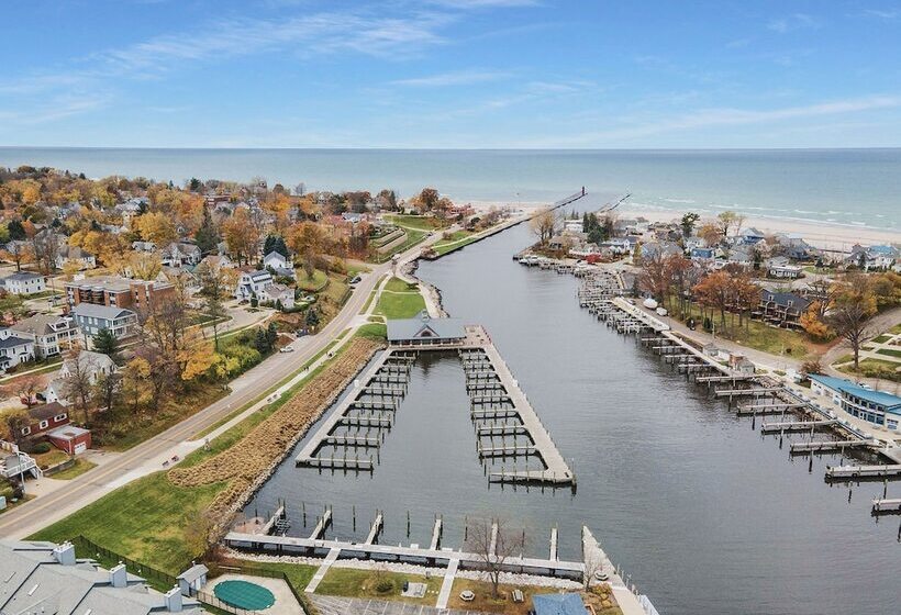 Historic Hotel Nichols