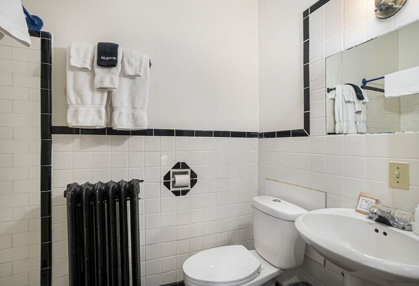 Historic Hotel Nichols