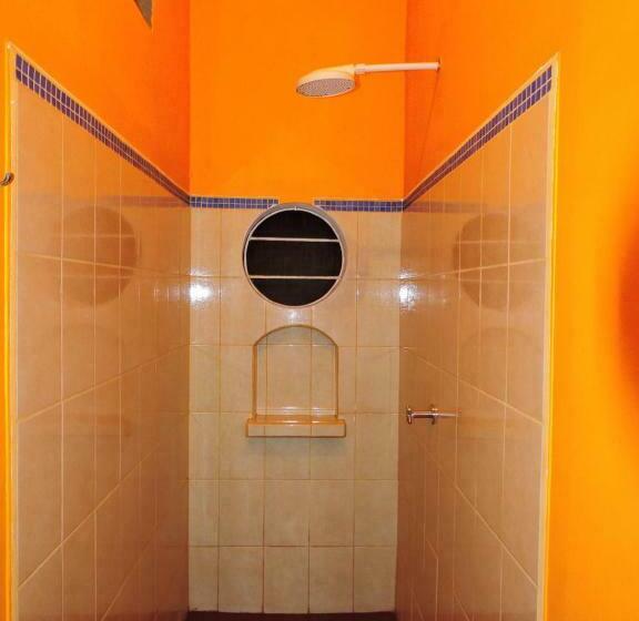 בית מלון כפרי Buena Onda Backpackers