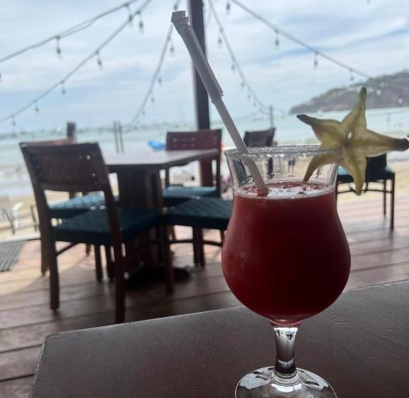 בית מלון כפרי Buena Onda Backpackers