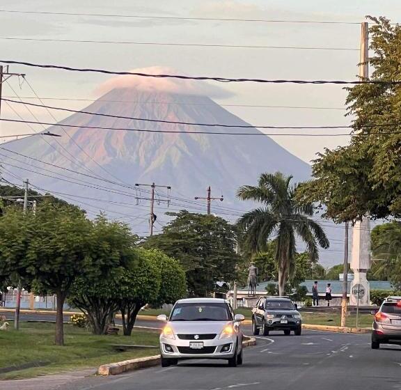 בית מלון כפרי Buena Onda Backpackers