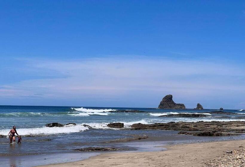 בית מלון כפרי Buena Onda Backpackers