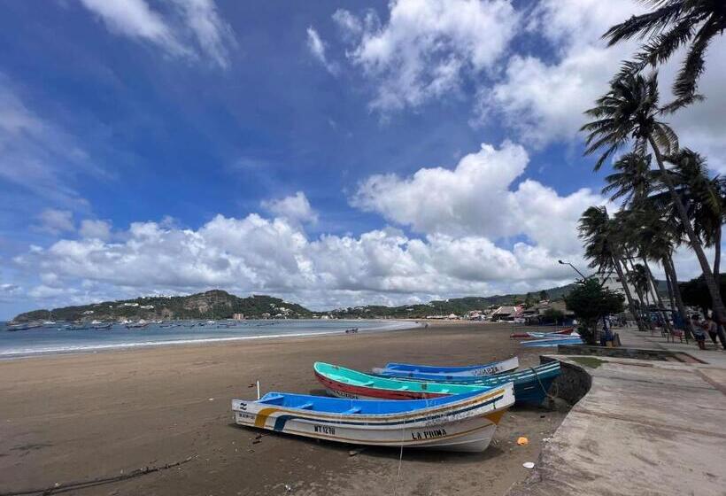 בית מלון כפרי Buena Onda Backpackers