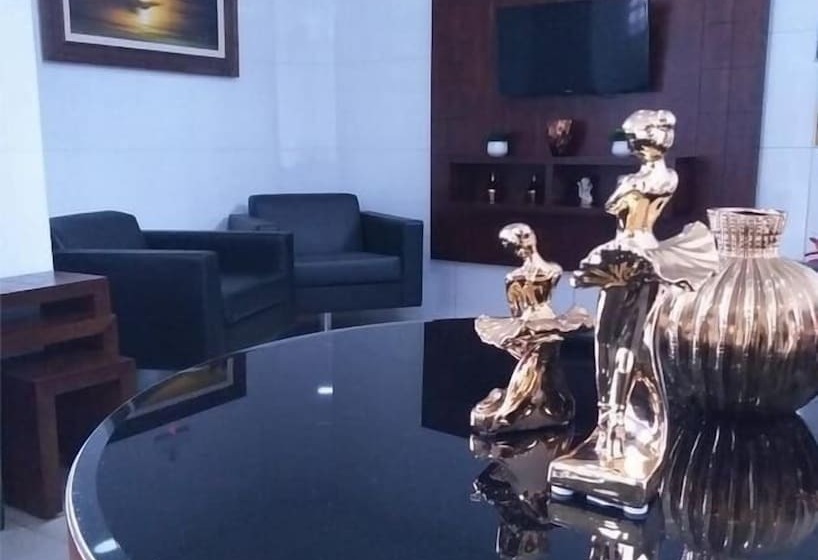 Капсульный Oтель Mais Hotel Express