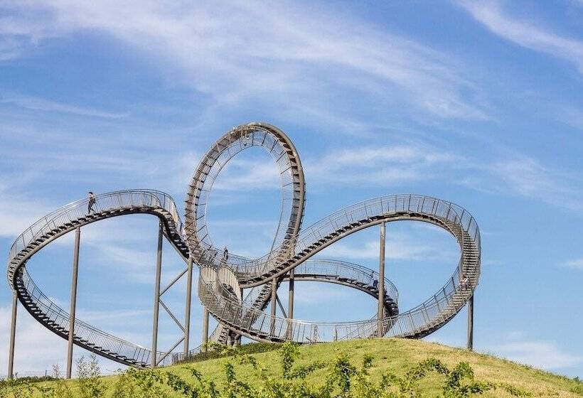 Отель Holiday Inn Express Oberhausen, An Ihg