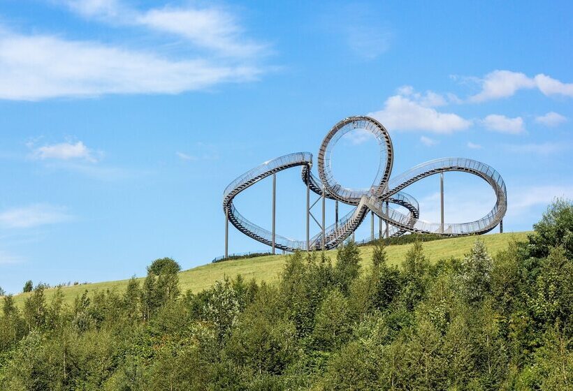 Отель Holiday Inn Express Oberhausen, An Ihg