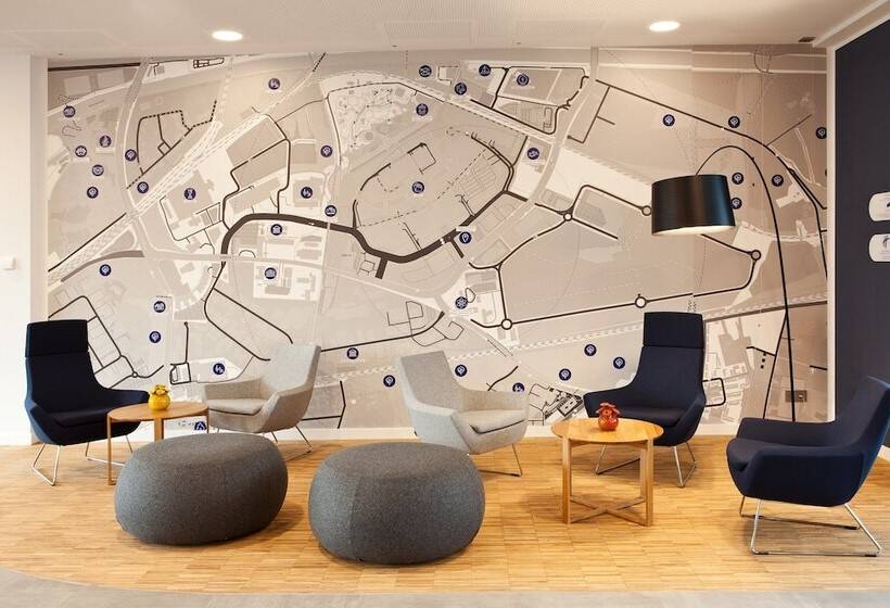 Отель Holiday Inn Express Oberhausen, An Ihg