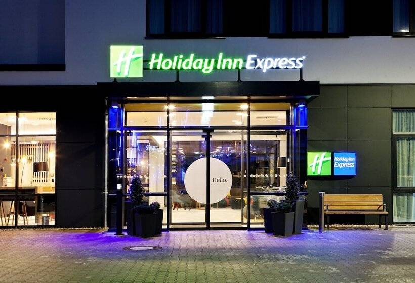 Отель Holiday Inn Express Oberhausen, An Ihg