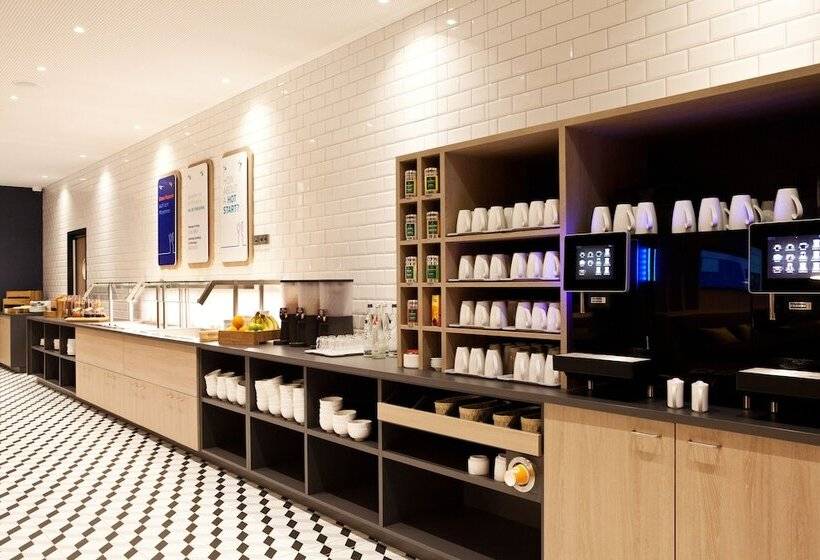 Отель Holiday Inn Express Oberhausen, An Ihg